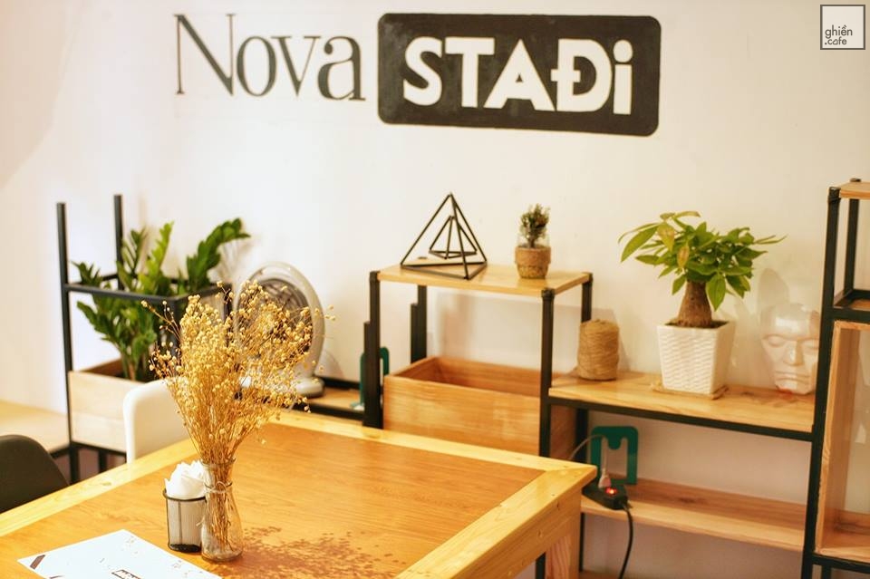 Nova - Drinks & Cakes