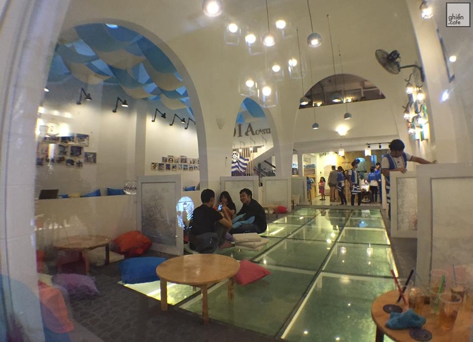 Oia Castle - Cafe & Restaurant - Lê Thúc Hoạch