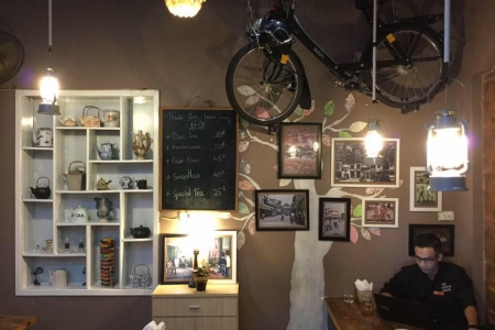 Presidents Cafe - Núi Trúc
