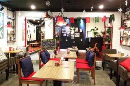 Red Office Cafe - Tô Hiệu