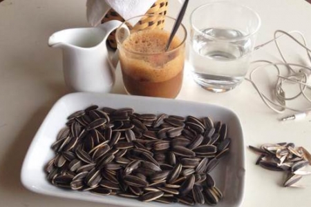 Royal Cafe - Nhổn