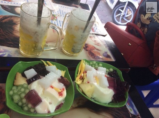 Sách Cafe - Xuân Thủy