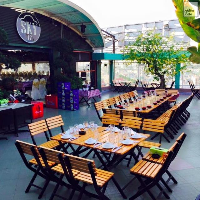 Sky 17 Cafe & Restaurant