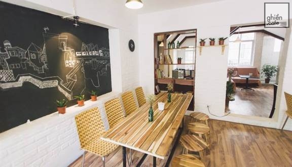 Tầng Trệt Cosmo Cafe - Breakfast & Brunch Restaurant