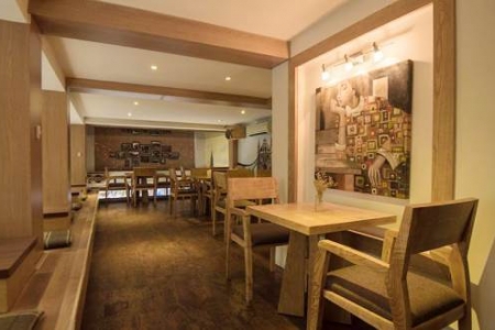 The Big Ben Cafe - Tuệ Tĩnh