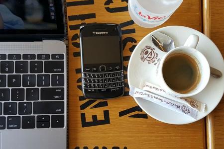 The Coffee Bean & Tea Leaf - Cách Mạng Tháng 8