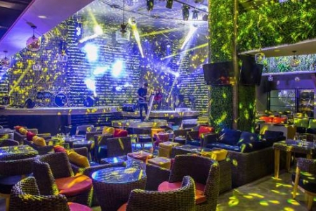 Trixie Cafe & Lounge