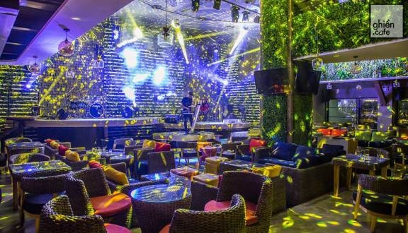 Trixie Cafe & Lounge