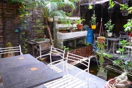 Tuổi Đá Cafe