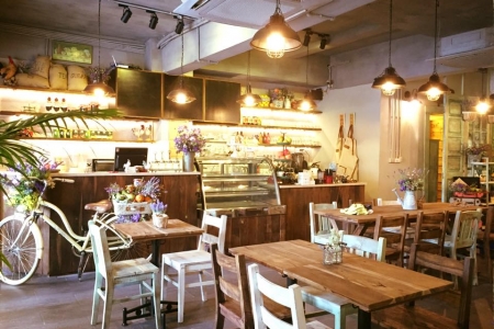 Vintage 1976 Cafe - Đoàn Trần Nghiệp
