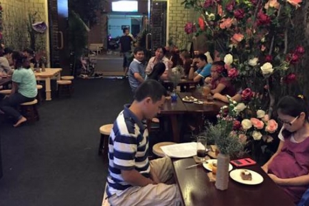Wonderland Cafe-Đường Số 9