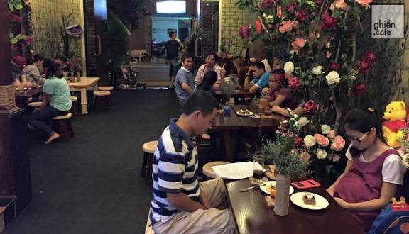 Wonderland Cafe-Đường Số 9