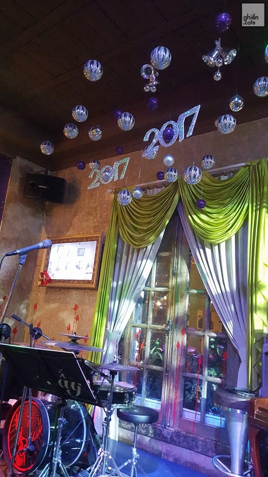 Ấy Lounge - Hàng bún