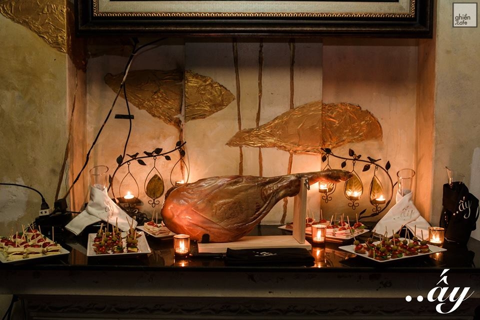 Ấy Lounge - Hàng bún