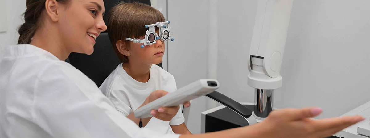 Ophthalmologists or Eye Specialist