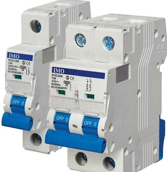 Circuit Breaker Connection