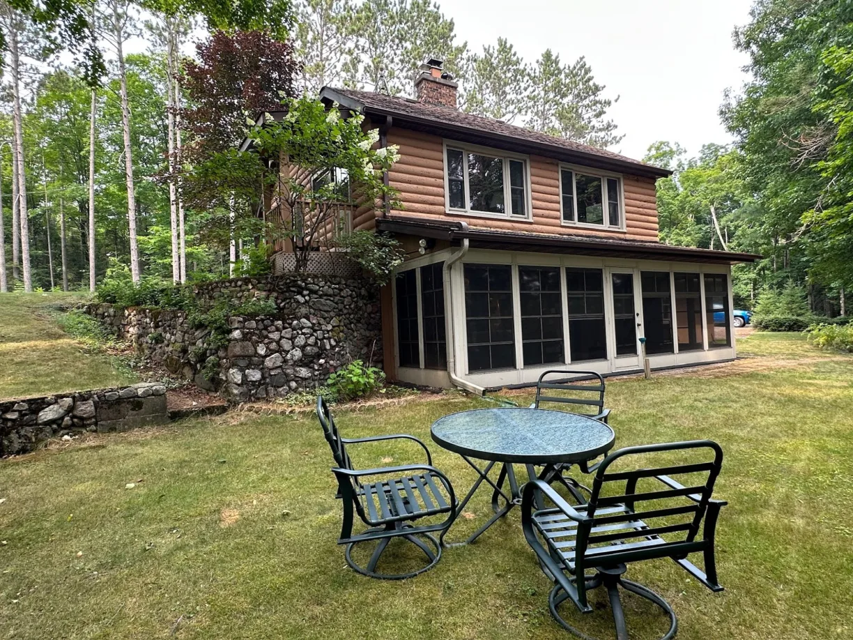 Picture 01 - Undocumented Lake Property 213638