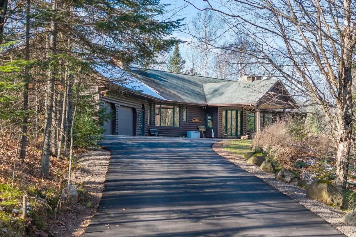 Picture 01 - Papoose Lake Property 215077