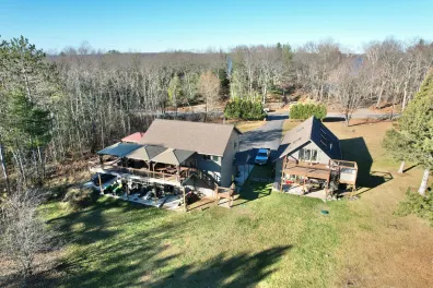 Undocumented Lake Property 1881 Cth B Photo 2