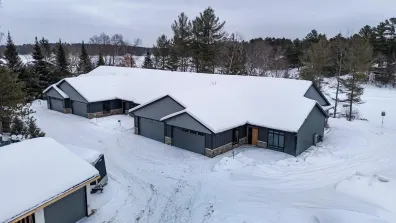 Arrowhead Lake house picture