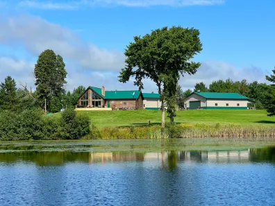 Undocumented Lake house picture