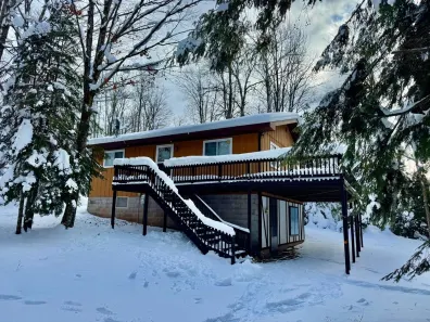 Armour Lake house picture