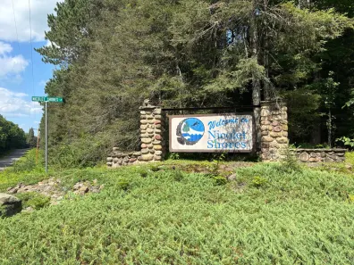 Spectacle Lake lot picture