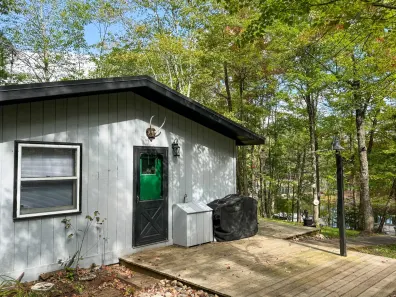 Lake Seventeen house picture