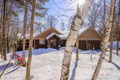 Lee Lake Property 9799 Lee Lake Rd Photo 2