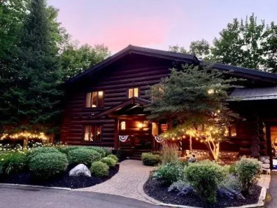 Hewitt Lake house picture