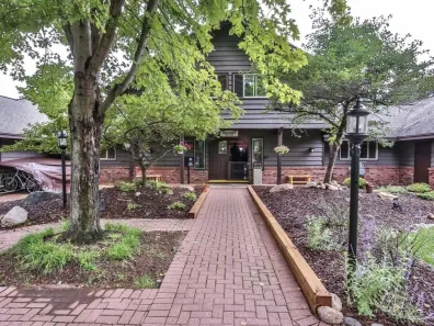 Minocqua Lake house picture