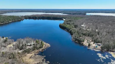Diamond Lake (LDF) Property 8446 Mast Dr Photo 2