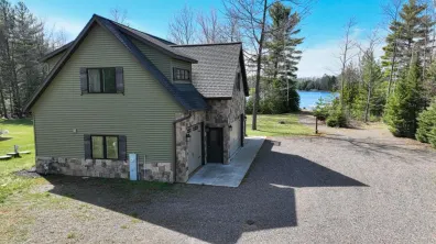 Manitowish Lake house picture