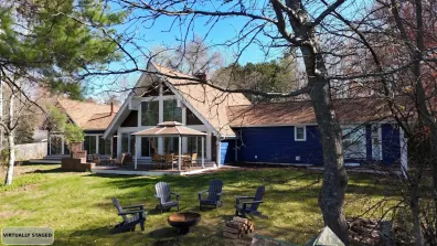 Lake Nokomis Property 2095 Nancy Dr Photo 2