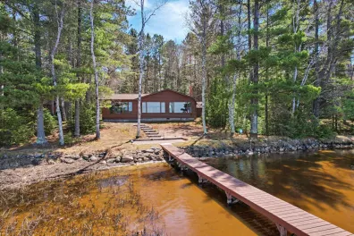 Boot Lake house picture