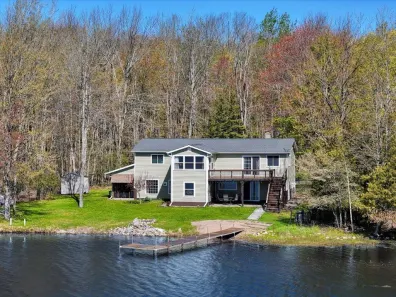 Whiteye Lake house picture