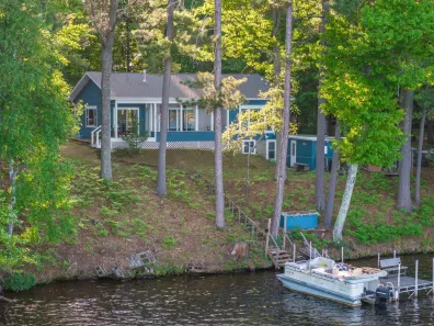 Boom Lake house picture
