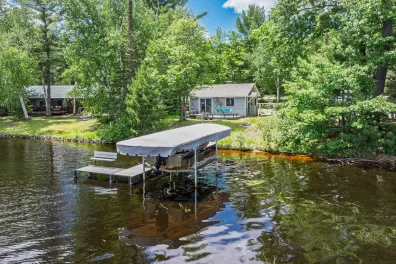 Chain Lake house picture