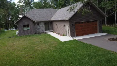 Picture 1 - River Property Property 406 Sherburn St