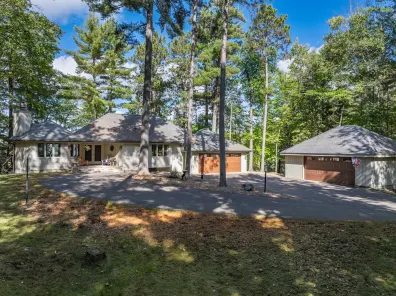 Kawaguesaga Lake house picture