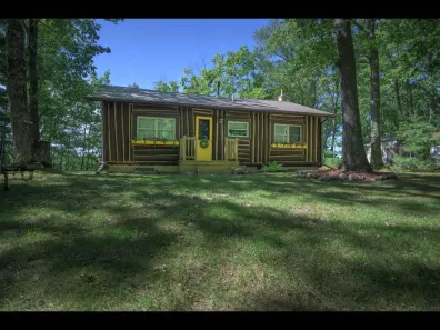 Garth Lake house picture