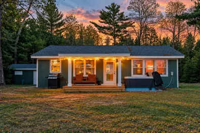 Pioneer Lake house picture