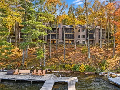 Minocqua Lake house picture