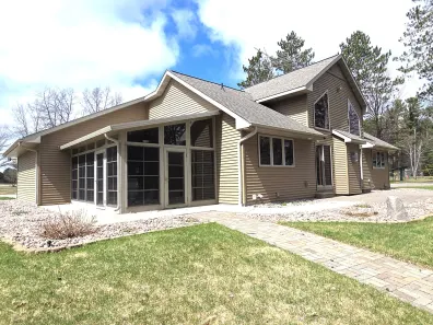 Lake Nokomis Property 2244 River Rd Photo 2