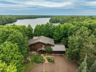 Hewitt Lake house picture