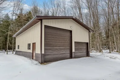 Crystal Lake Property 6914 Connors Rd Photo 2