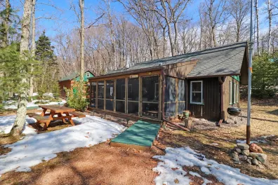 Lost Lake house picture