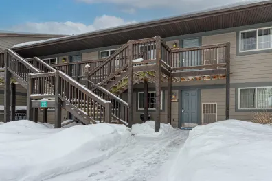 Duck Lake house picture