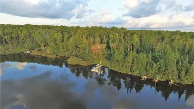 Undocumented Lake house picture
