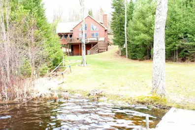 Undocumented Lake house picture